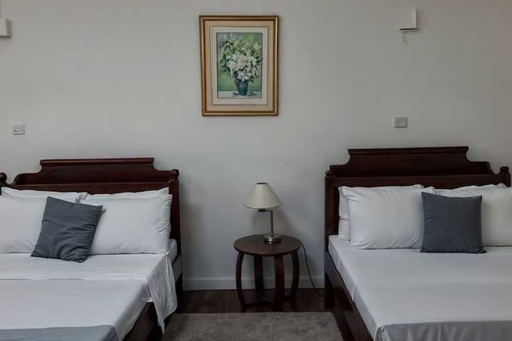 Room 8 of 16