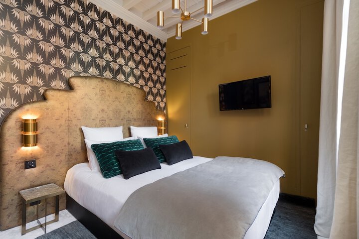 Room 28 of 285