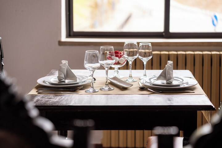 Dining 44 of 58
