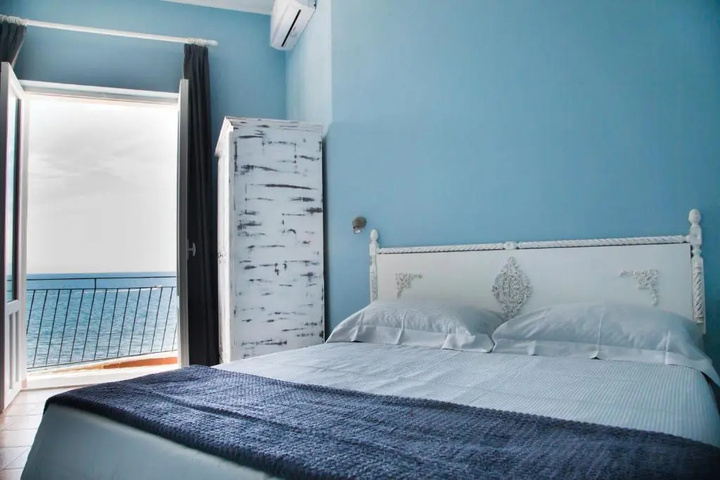 Room 2 of 14