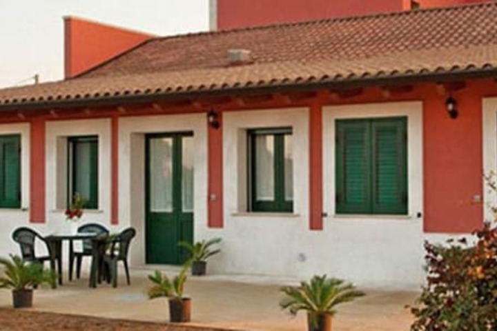 Hotel Exterior 45 of 46