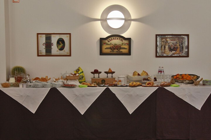 Dining 19 of 26