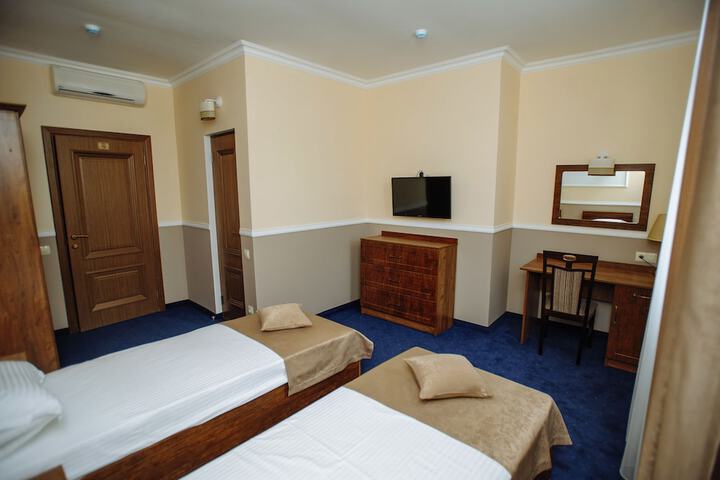 Room 15 of 50