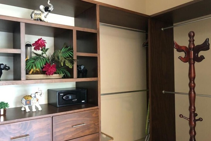 Room 18 of 117