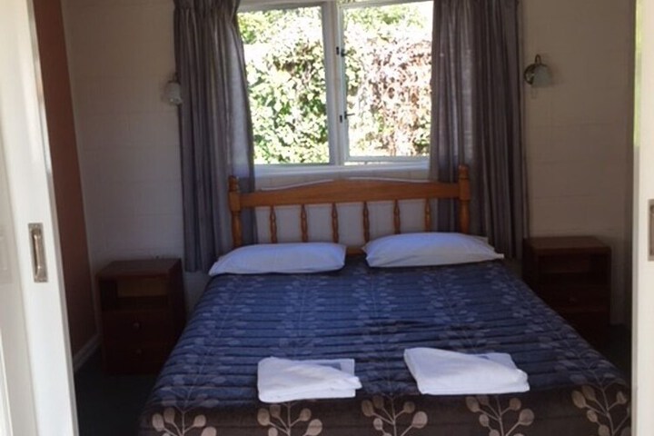 Room 5 of 38