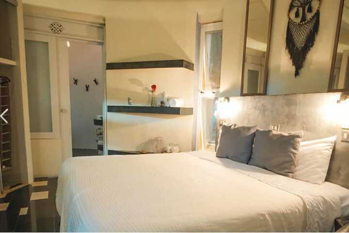 Room 75 of 122