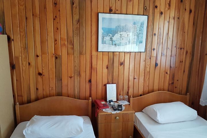 Room 16 of 24