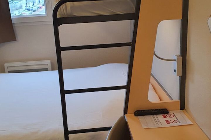 Room 10 of 35