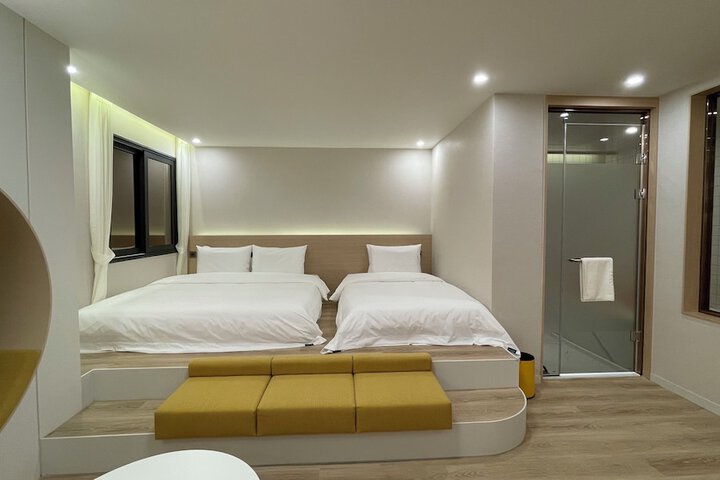 Room 21 of 60