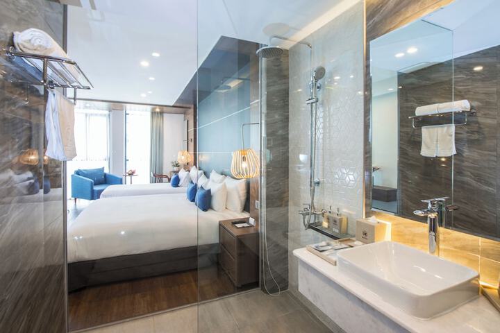 Room 85 of 203