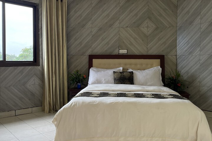 Room 6 of 35