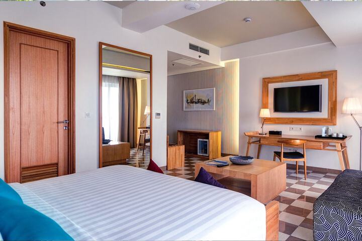 Room 6 of 79