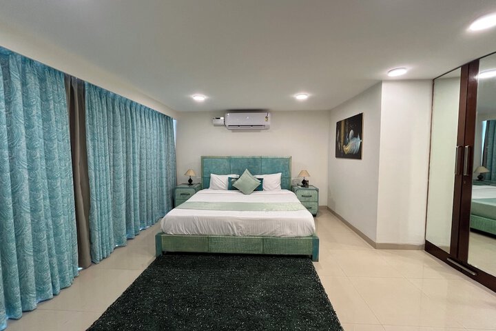 Room 2 of 17