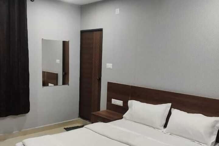 Room 2 of 9