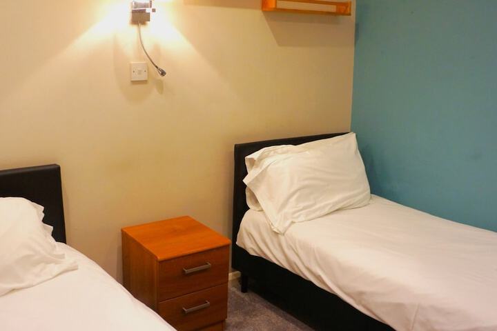 Room 15 of 162