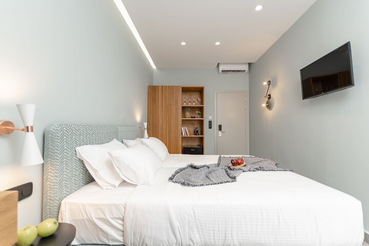 Room 82 of 199