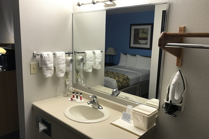 Bathroom sink