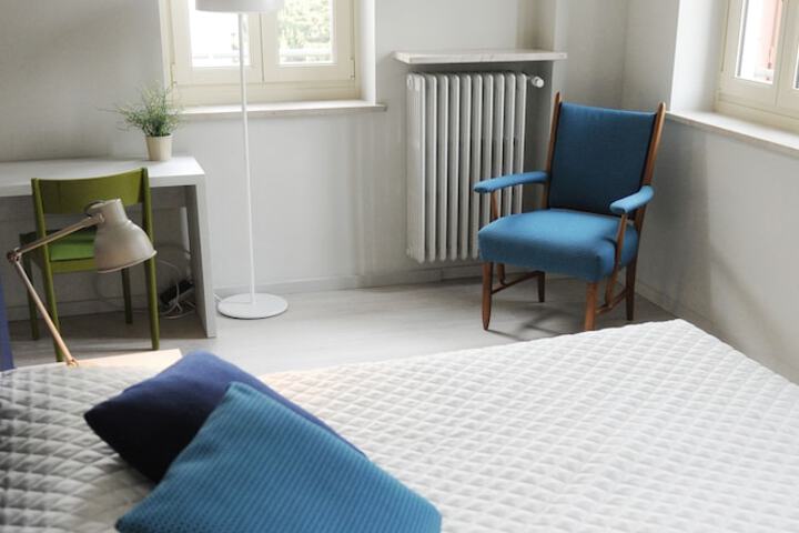 Room 10 of 37