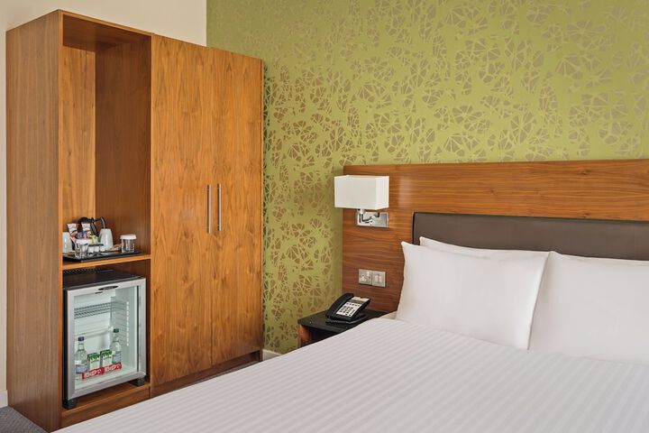 Room 43 of 147