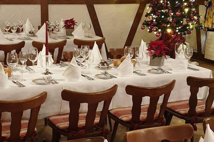 Dining 7 of 9