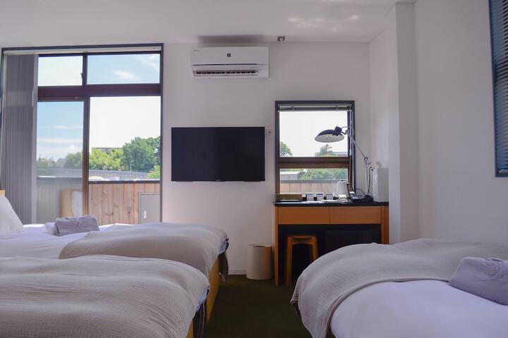 Room 12 of 51