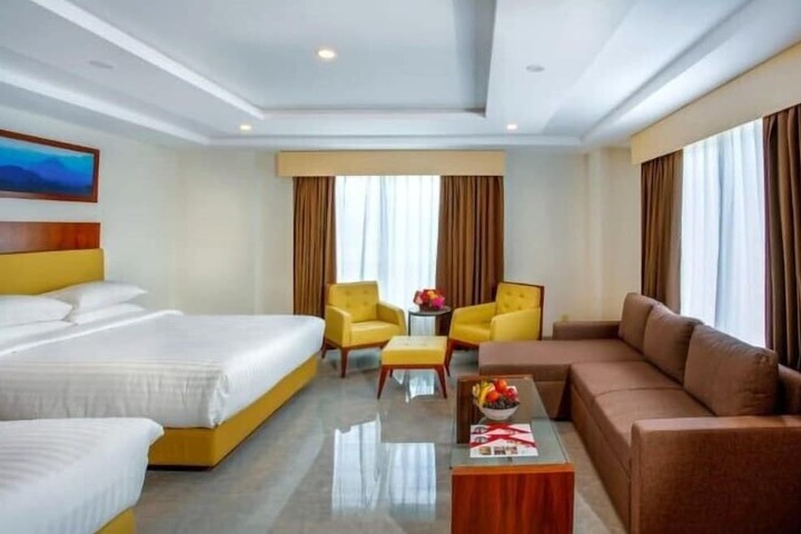 Room 2 of 7