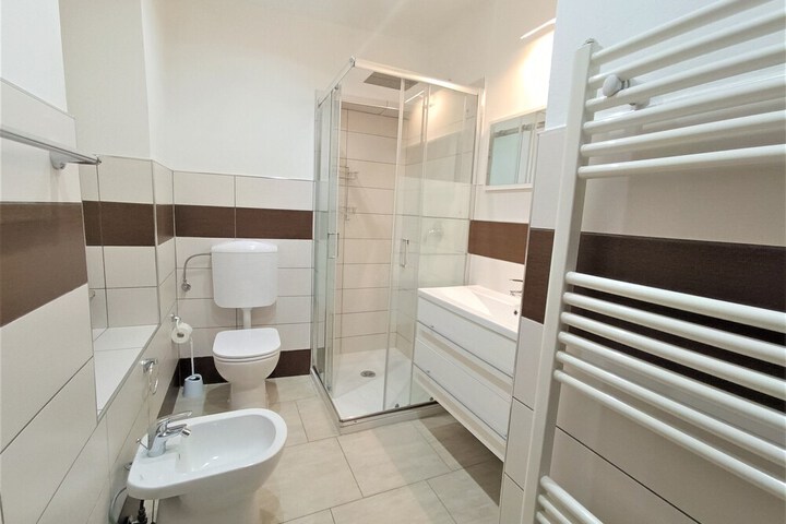 Room 16 of 21