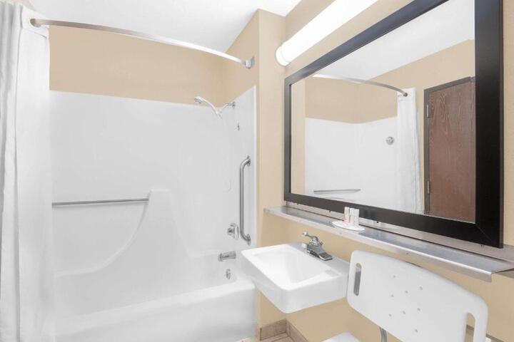 1 Double Bed Accessible Room (3 of 7)