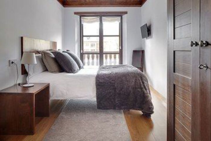 Room 10 of 27