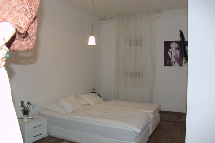 Room 26 of 62