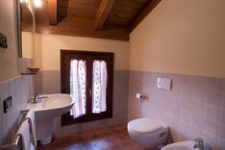 Room 2 of 16