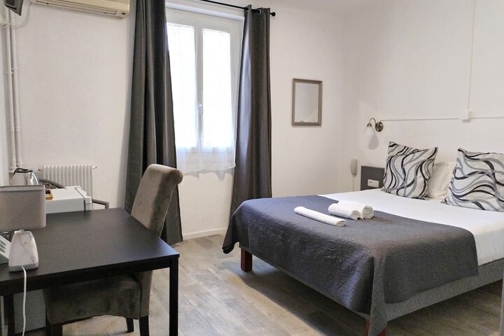 Room 8 of 47