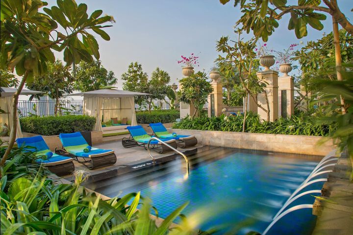 Pools & Facilities