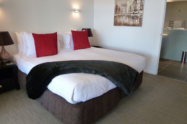 Room 9 of 40