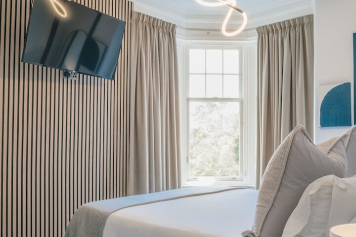 Room 6 of 21