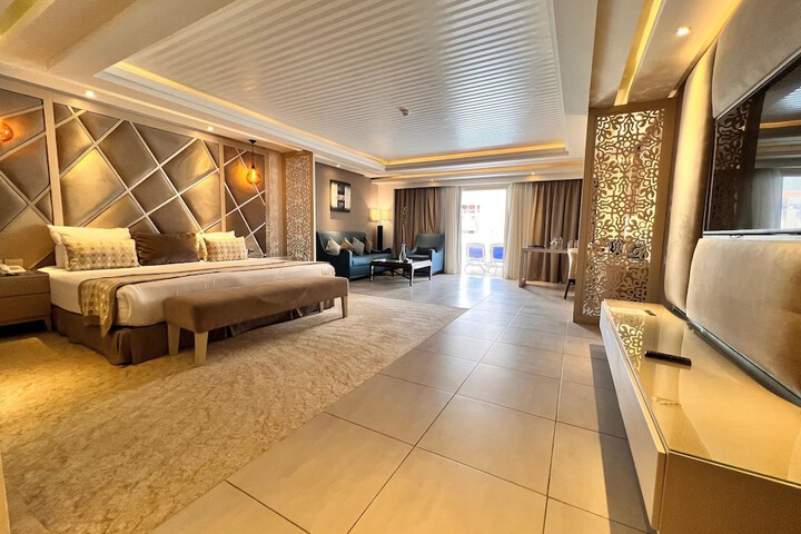 Room 38 of 120