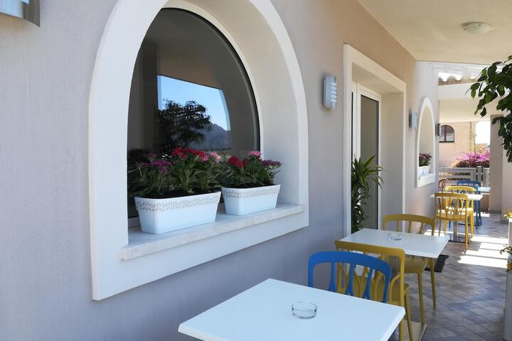 Terrace/Patio 25 of 51