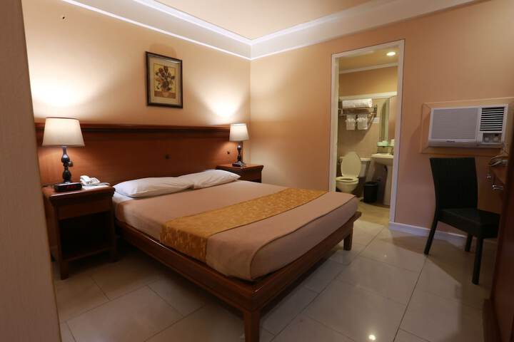 Room 9 of 38