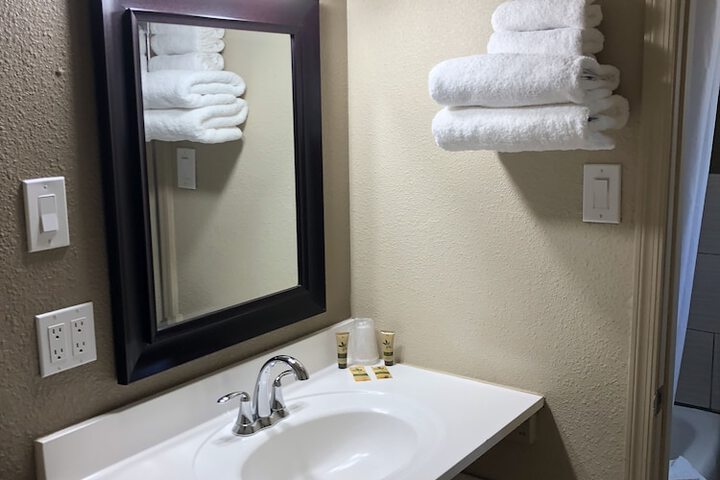 Bathroom sink