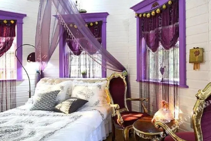 Room 2 of 3