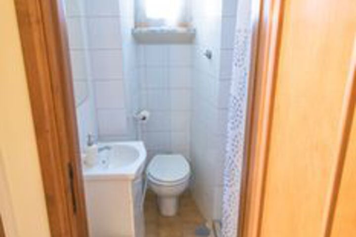 Room 2 of 18