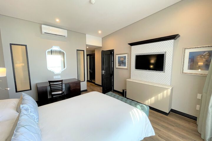 Hotel Interior 102 of 112