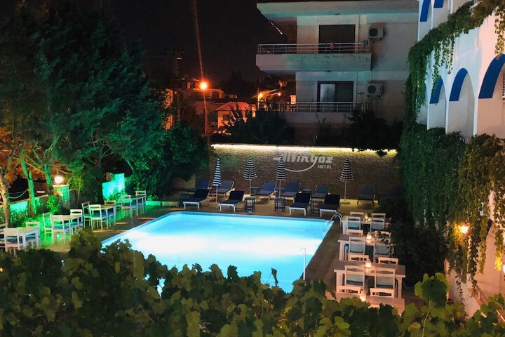 Hotel Exterior 45 of 51