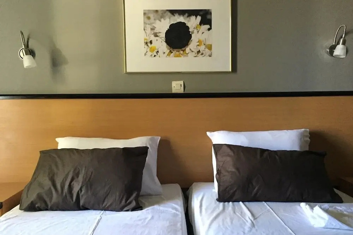 Room 3 of 11