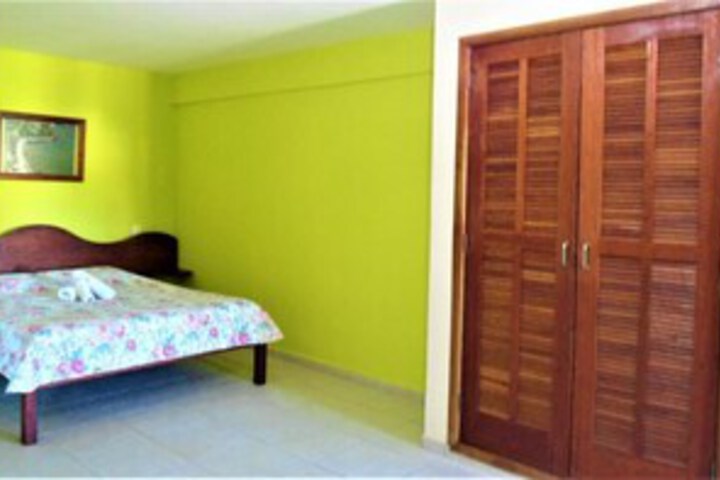 Room 16 of 38
