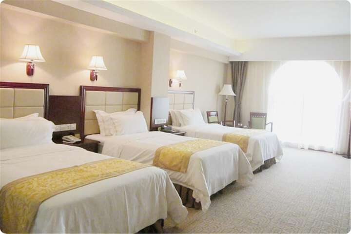 Room 12 of 34