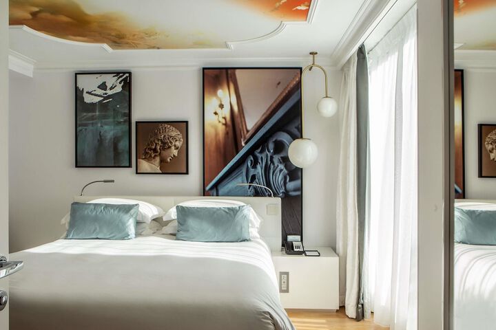 Room 93 of 255