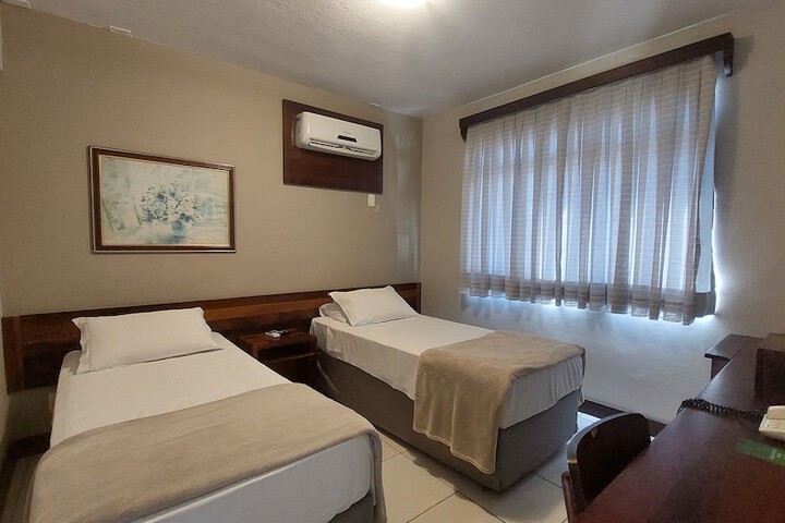 Room 34 of 79