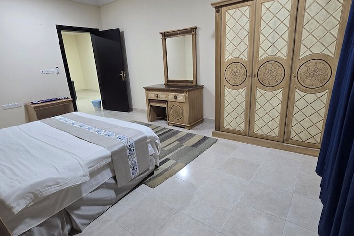 Room 9 of 33