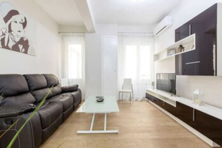 Iakai Homes Broadway